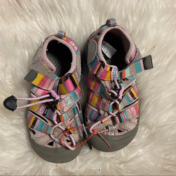 Keen Girls Sports Sandals sz 10 # box 32 - Picture 2 of 7
